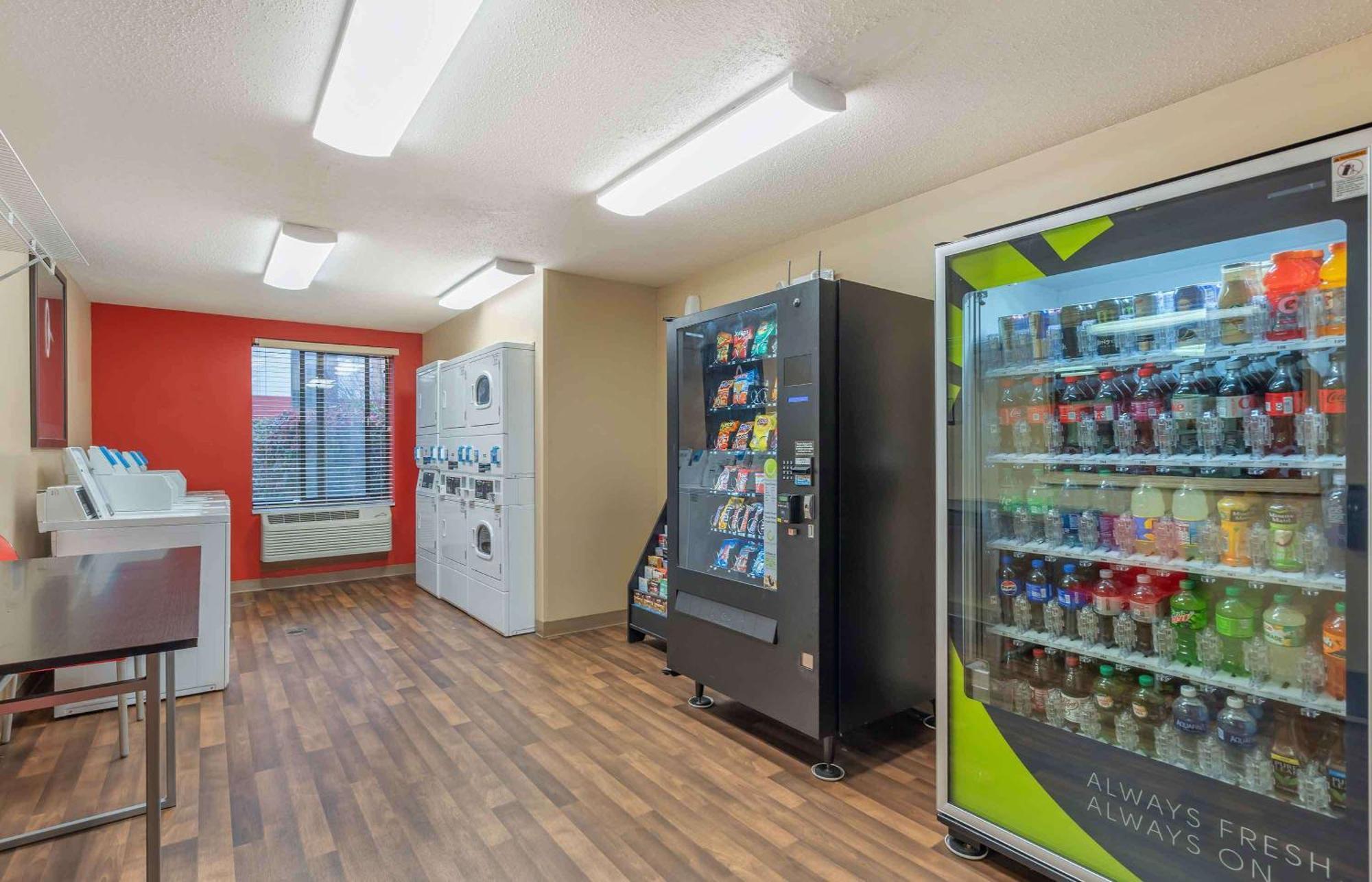 伊克斯坦德公寓式酒店 - 美国 - 芝加哥 - 伦巴第 - 约克镇中心 隆巴德 外观 照片